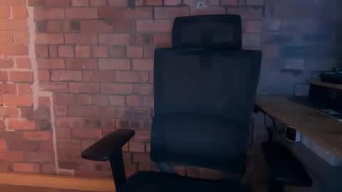 mcr8080 online show from 03-18-26, 06:05