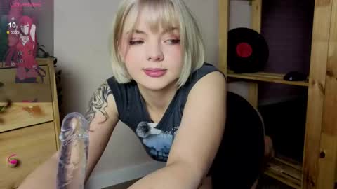 Snapshot of me1inmonro chatting on 11-28-25, 05:43 me1inmonro online show from 11-28-25, 05:43