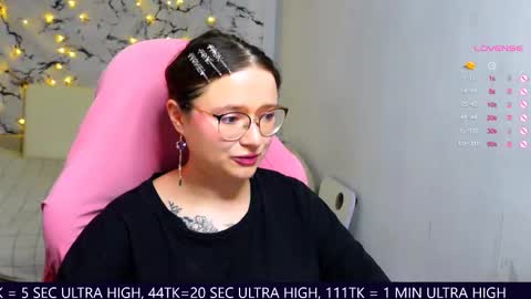Snapshot of me_hanna chatting on 03-04-25, 11:54 Hanna online show from 03-04-25, 11:54