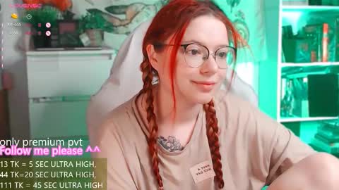 Snapshot of me_hanna chatting on 01-08-26, 02:36 Hanna online show from 01-08-26, 02:36