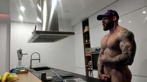 Snapshot of mealphamale chatting on 02-12-26, 01:28 Alpha Male online show from 02-12-26, 01:28