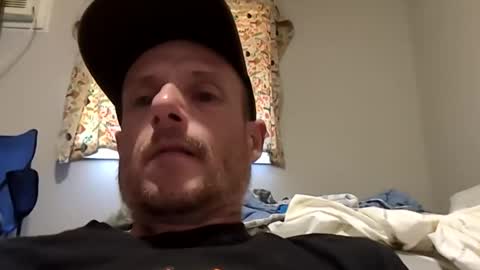 Snapshot of meanfinger chatting on 05-27-26, 09:56 Jizzy online show from 05-27-26, 09:56