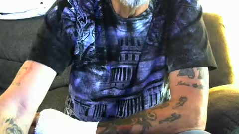 Snapshot of meathome3 chatting on 12-27-24, 02:12 me at home online show from 12-27-24, 02:12