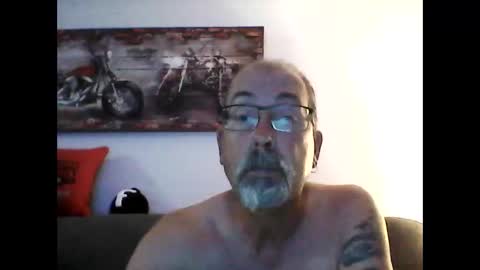 Snapshot of meathome3 chatting on 09-20-25, 03:07 me at home online show from 09-20-25, 03:07