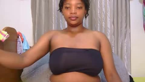 Snapshot of meddy_maya chatting on 11-21-25, 08:35 Meddy maya online show from 11-21-25, 08:35