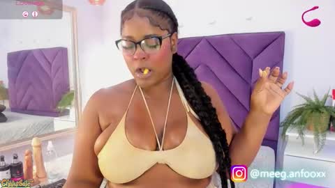 Snapshot of meeganfoox chatting on 02-12-26, 04:40 meeganfoox online show from 02-12-26, 04:40