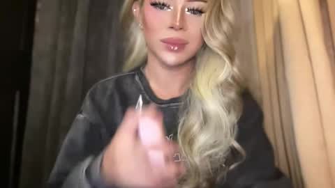 Snapshot of meetmehalfway888 chatting on 01-19-26, 03:32 GODDESS OF ALL GODDESSES online show from 01-19-26, 03:32