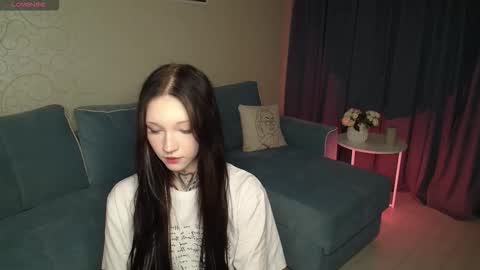 Snapshot of mefwhore chatting on 10-30-25, 03:13 mefwhOre online show from 10-30-25, 03:13