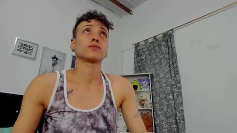 Snapshot of megan_and_clohe chatting on 12-18-25, 06:47 M E G A N online show from 12-18-25, 06:47