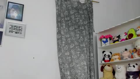 Snapshot of megan_and_clohe chatting on 02-02-26, 06:06 M E G A N online show from 02-02-26, 06:06