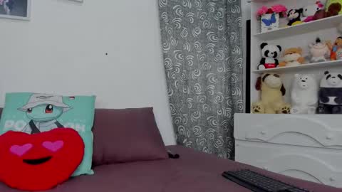 Snapshot of megan_and_clohe chatting on 02-11-26, 04:34 M E G A N online show from 02-11-26, 04:34