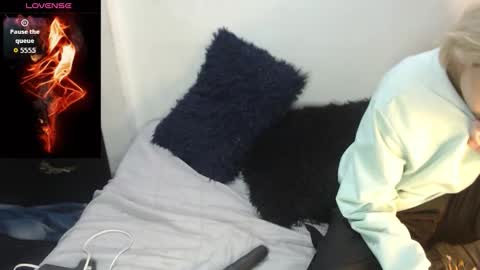 Megan and sophi online show from 11-16-25, 01:33