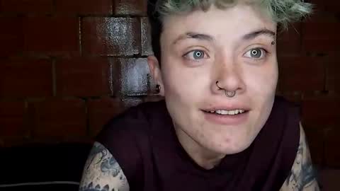 Megan and sophi online show from 04-05-26, 06:43