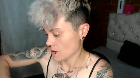 Megan and sophi online show from 06-11-26, 01:16