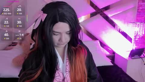 Snapshot of megan_devon chatting on 10-31-25, 01:45 online show from 10-31-25, 01:45