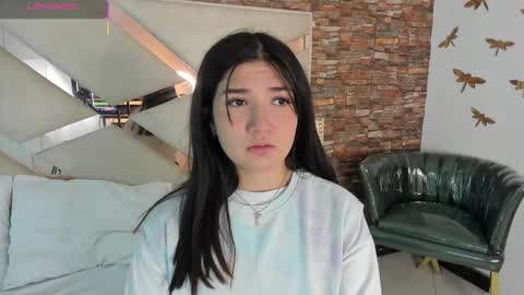 Snapshot of megan_devon chatting on 11-26-25, 01:56 online show from 11-26-25, 01:56