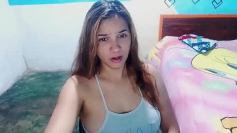 Snapshot of megan_little_ chatting on 01-14-25, 12:22 amanda online show from 01-14-25, 12:22