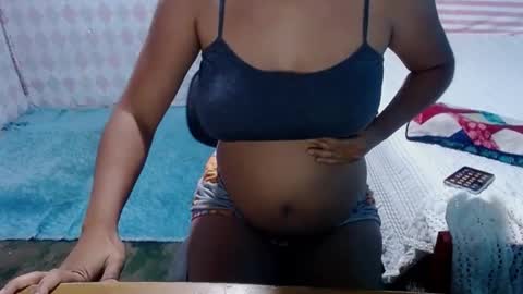 Snapshot of megan_little_ chatting on 02-03-25, 11:05 amanda online show from 02-03-25, 11:05