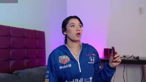 Snapshot of megan_lr chatting on 01-14-26, 02:39 Valentina online show from 01-14-26, 02:39