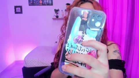 Snapshot of megan_ricci chatting on 02-04-25, 09:10                 Laura                 online show from 02-04-25, 09:10