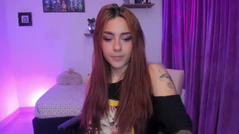 Snapshot of megan_ricci chatting on 02-12-25, 01:19                 Laura                 online show from 02-12-25, 01:19