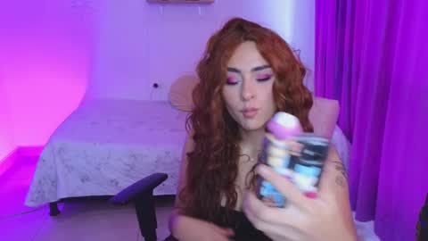 Snapshot of megan_ricci chatting on 02-22-25, 09:59                 Laura                 online show from 02-22-25, 09:59