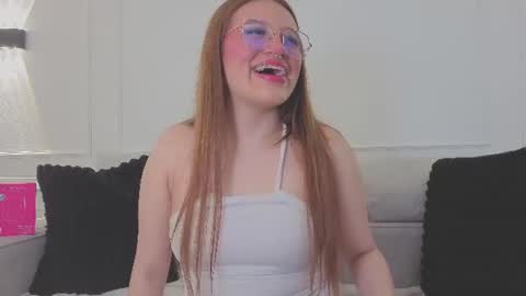 Snapshot of megan_vg chatting on 07-11-26, 03:53 Megan online show from 07-11-26, 03:53