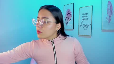 Snapshot of megan_vwv chatting on 12-08-24, 12:18 megan online show from 12-08-24, 12:18