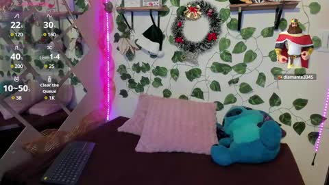 Snapshot of megan_xoxo1 chatting on 12-12-24, 12:33 Megan online show from 12-12-24, 12:33
