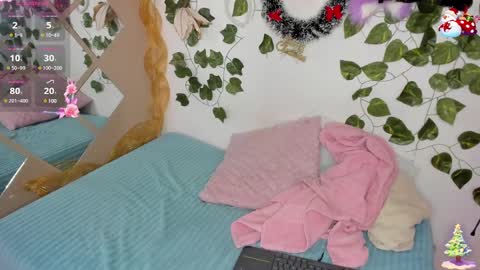 Snapshot of megan_xoxo1 chatting on 12-26-24, 12:59 Megan online show from 12-26-24, 12:59