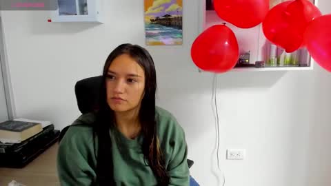 Snapshot of megan_xoxo1 chatting on 02-24-25, 12:37 Megan online show from 02-24-25, 12:37