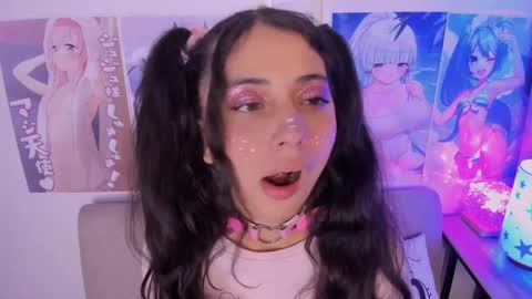 Snapshot of megan_yagami chatting on 02-19-25, 05:05 Megan online show from 02-19-25, 05:05