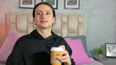 meganfennix online show from 06-01-26, 11:45