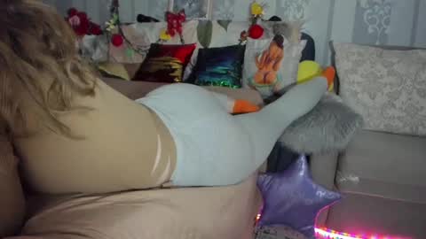 Nicki--------- Welcome to my Room online show from 02-27-25, 05:58