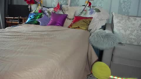 Nicki--------- Welcome to my Room online show from 10-13-25, 07:52