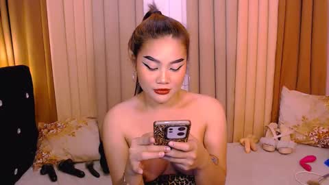 Snapshot of meganfoxx07 chatting on 03-05-25, 11:17 Megan online show from 03-05-25, 11:17