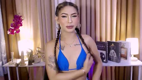 Snapshot of meganfoxx07 chatting on 10-06-25, 03:59 Megan online show from 10-06-25, 03:59