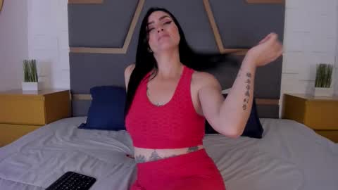 Snapshot of meganhofman chatting on 11-17-25, 03:34 Megan Hofman online show from 11-17-25, 03:34