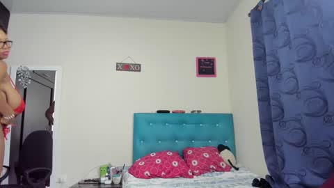 Snapshot of meganhotxx2 chatting on 02-06-25, 05:25 megan online show from 02-06-25, 05:25