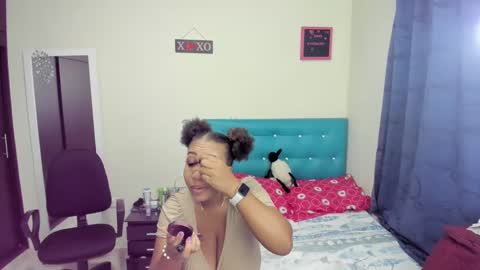 Snapshot of meganhotxx2 chatting on 02-19-25, 02:55 megan online show from 02-19-25, 02:55