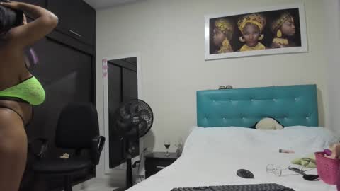 Snapshot of meganhotxx2 chatting on 09-17-25, 02:02 megan online show from 09-17-25, 02:02