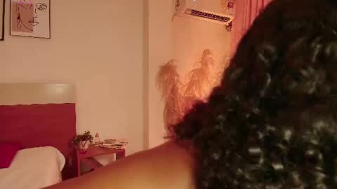 Snapshot of meganlux_1 chatting on 06-19-26, 08:12 - 29p online show from 06-19-26, 08:12