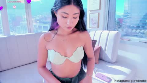 Snapshot of megann__sweet chatting on 02-06-25, 01:43 Mara online show from 02-06-25, 01:43