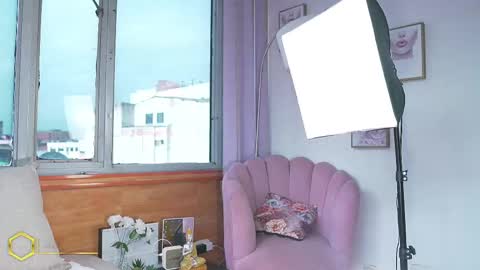 Snapshot of megann__sweet chatting on 11-24-25, 12:16 Mara online show from 11-24-25, 12:16