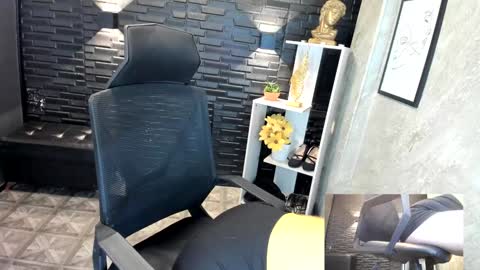 Snapshot of megann_hill chatting on 12-17-24, 11:06 Megan online show from 12-17-24, 11:06