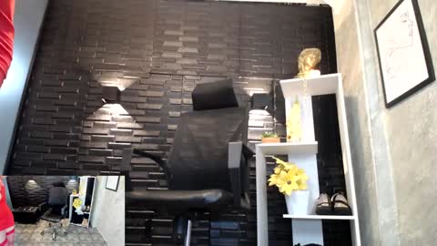 Snapshot of megann_hill chatting on 12-26-24, 03:42 Megan online show from 12-26-24, 03:42
