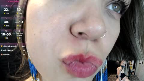 Snapshot of megann_hill chatting on 01-12-25, 07:31 Megan online show from 01-12-25, 07:31