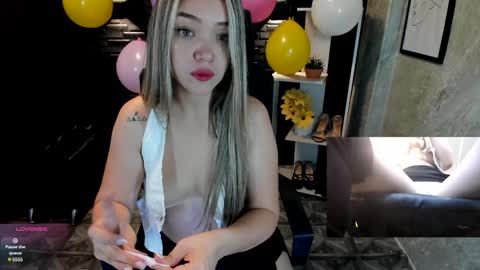 Snapshot of megann_hill chatting on 01-18-25, 03:49 Megan online show from 01-18-25, 03:49
