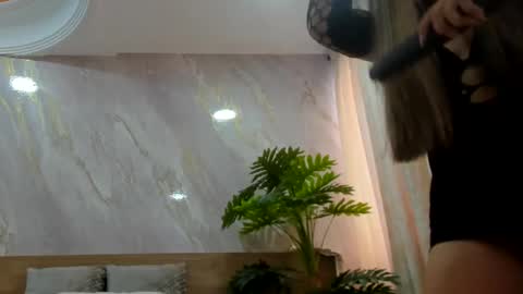 Snapshot of megann_hill chatting on 10-17-25, 02:52 Megan online show from 10-17-25, 02:52