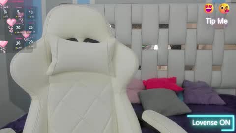 Megan Queen online show from 11-15-25, 01:07